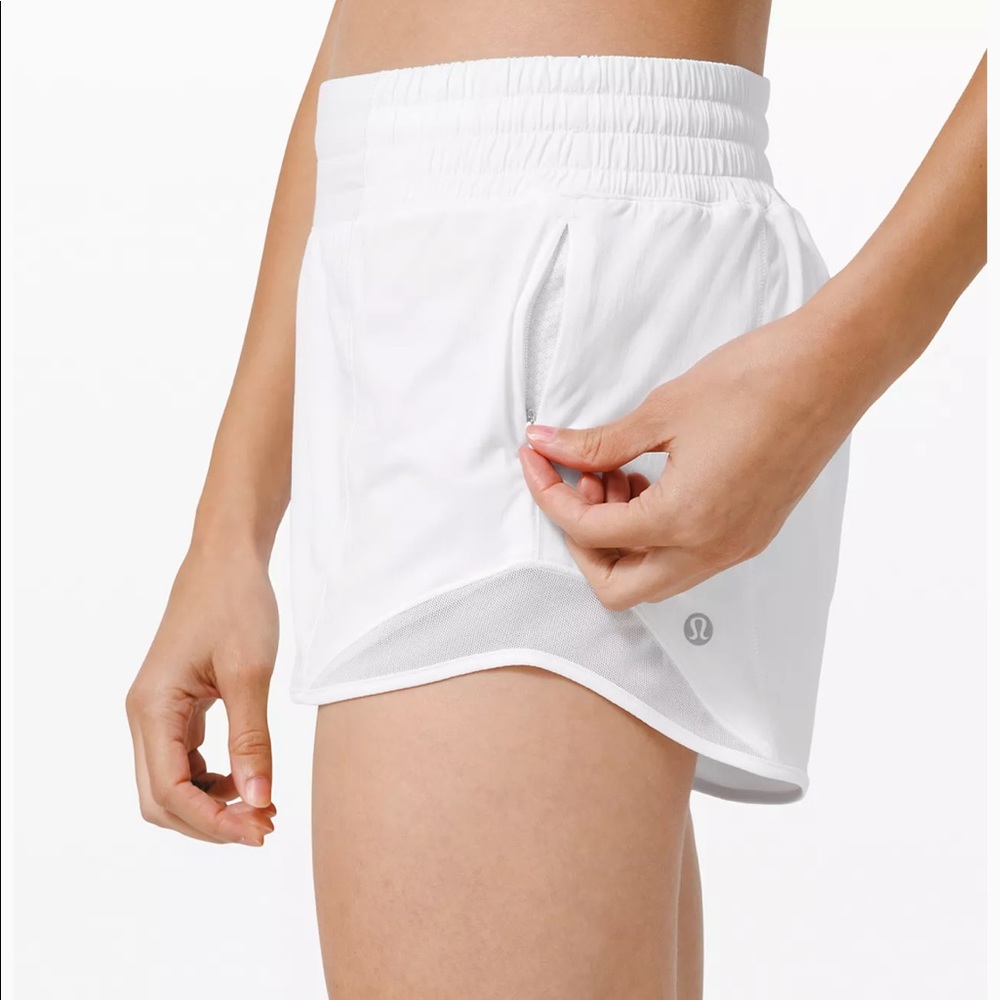 lululemon 2.5 hotty hot shorts